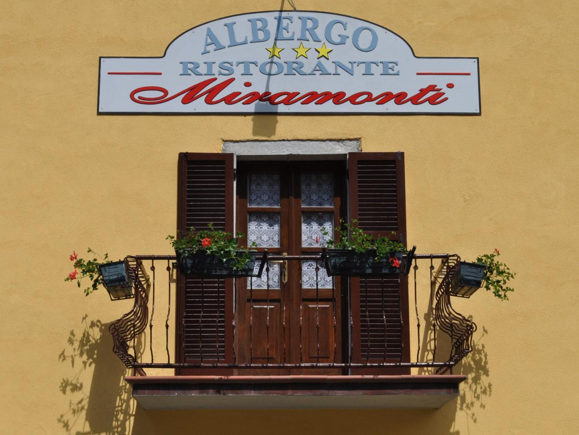 Albergo Miramonti Comano  Extérieur photo